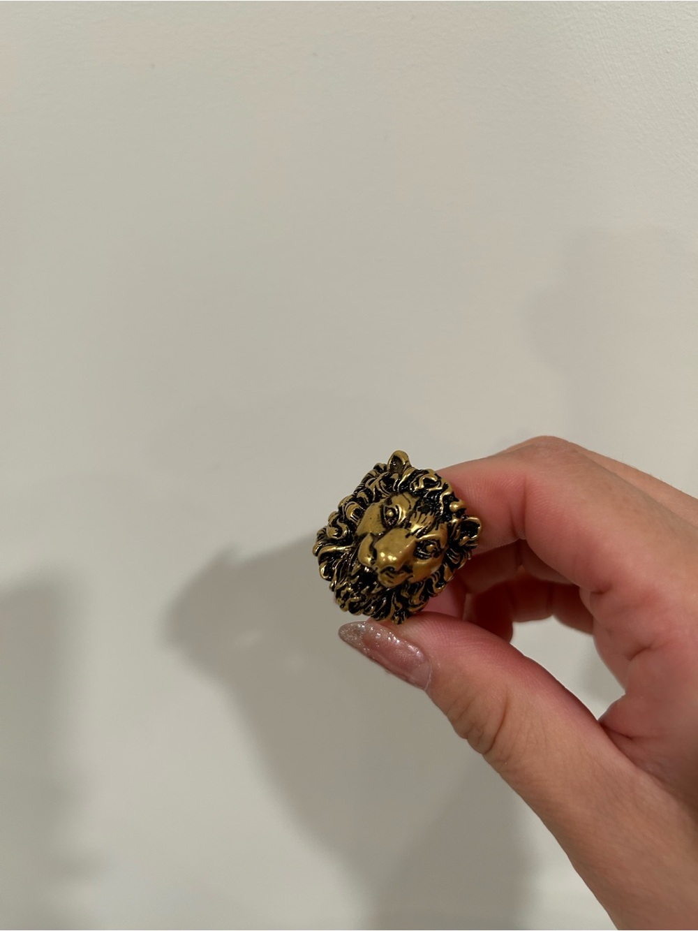 New Gucci Metal Lion Head Ring Aged Gold color